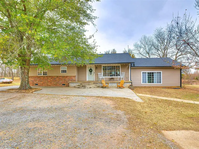 Photo 5 — 104475 S 3520 Road, Prague, OK 74864