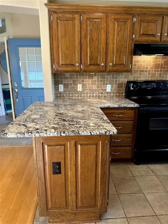 Photo 7 — 1120 SW 128th Street, Oklahoma City, OK 73170