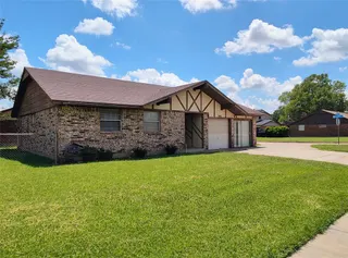 Sold home at 940 NW 12th Street