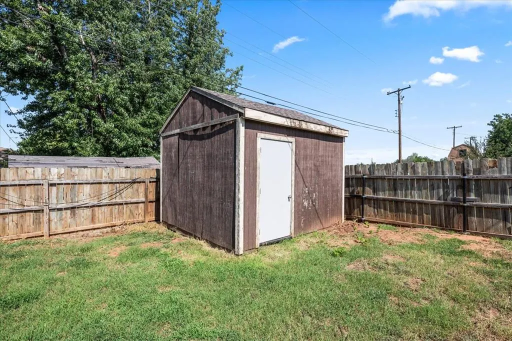 Photo 34 — 1904 S 21st Street, Chickasha, OK 73018