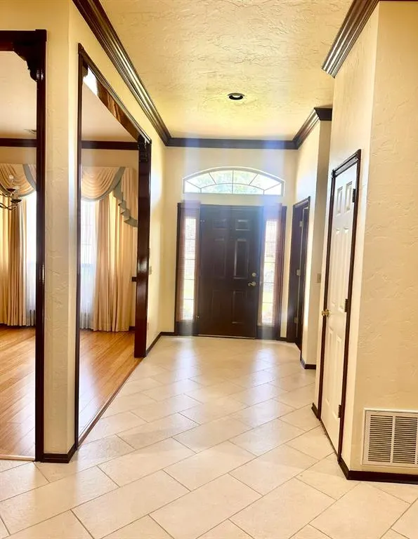 Photo 2 — 1628 SW 129th Street, Oklahoma City, OK 73170