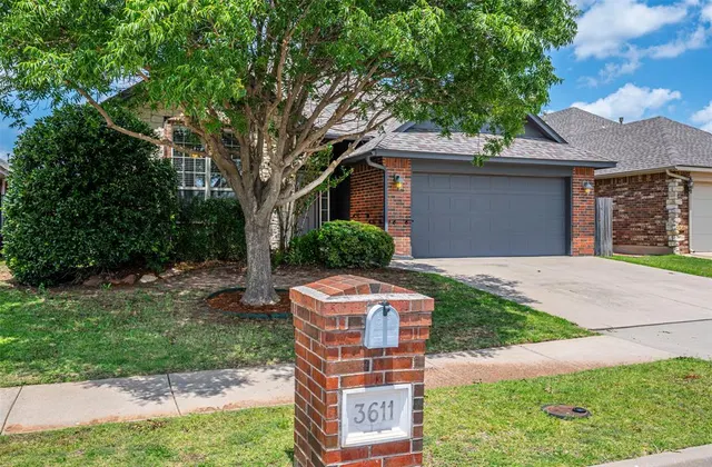 Photo 2 — 3611 Gullane Drive, Norman, OK 73072