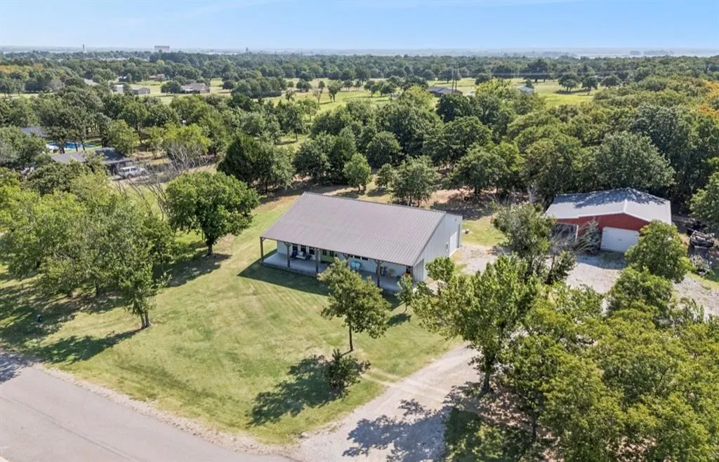 Front exterior — 32700 Tincup Drive, Shawnee, OK 74804
