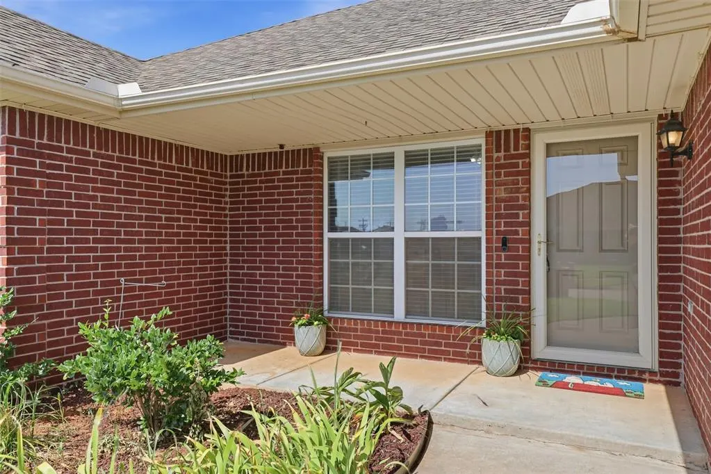 Photo 5 — 724 Eastview Court, Yukon, OK 73099