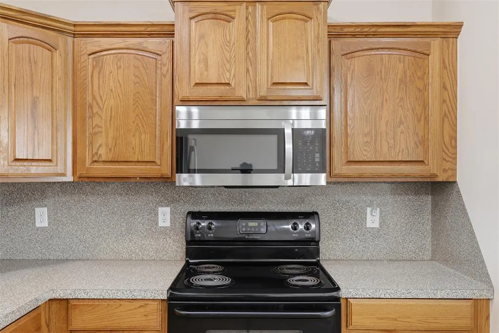Photo 15 — 724 Eastview Court, Yukon, OK 73099