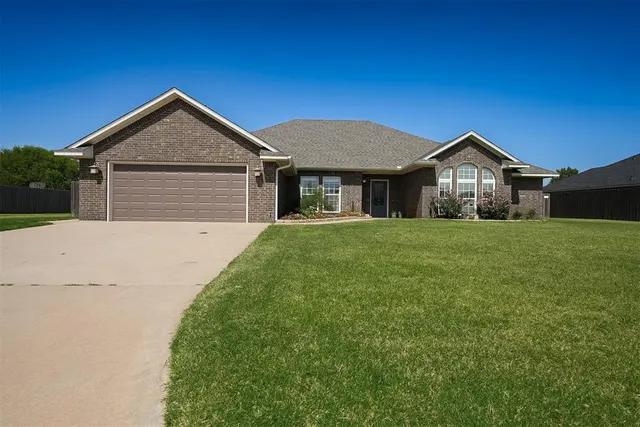Front exterior — 2819 Deer Run, Altus, OK 73521