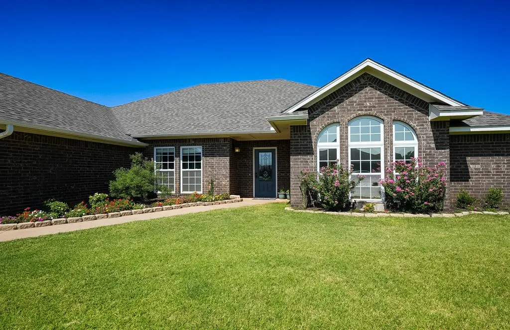 Photo 3 — 2819 Deer Run, Altus, OK 73521