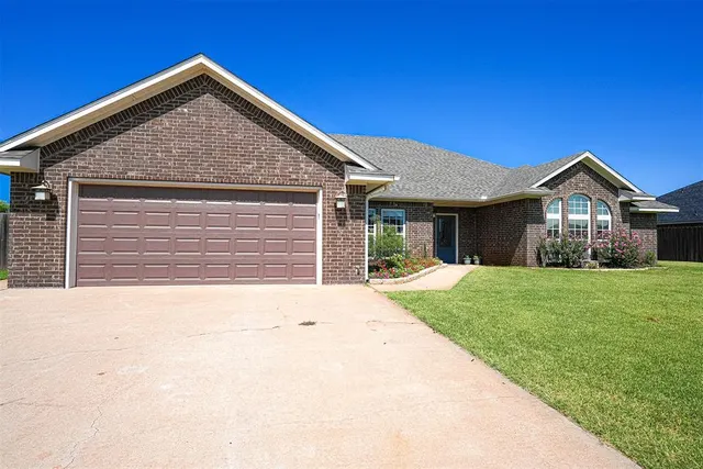 Photo 4 — 2819 Deer Run, Altus, OK 73521