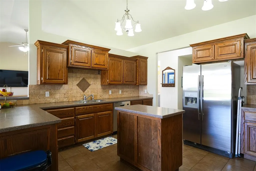 Photo 14 — 2819 Deer Run, Altus, OK 73521