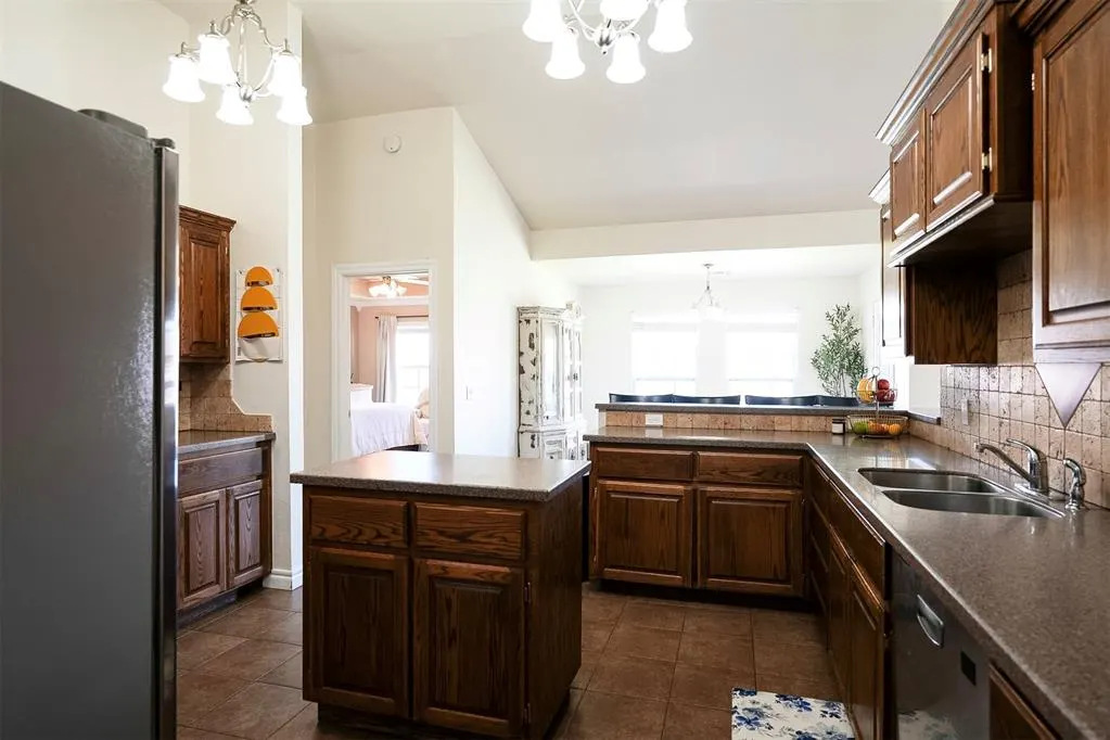 Photo 16 — 2819 Deer Run, Altus, OK 73521