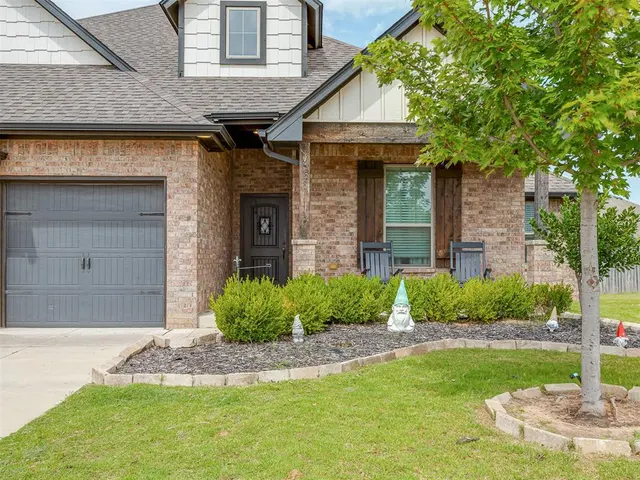 Photo 3 — 3710 Andrew Court, Norman, OK 73072