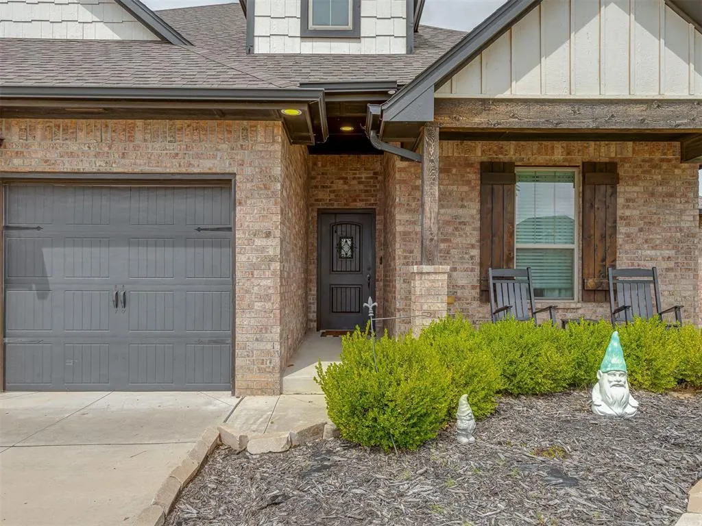 Photo 5 — 3710 Andrew Court, Norman, OK 73072
