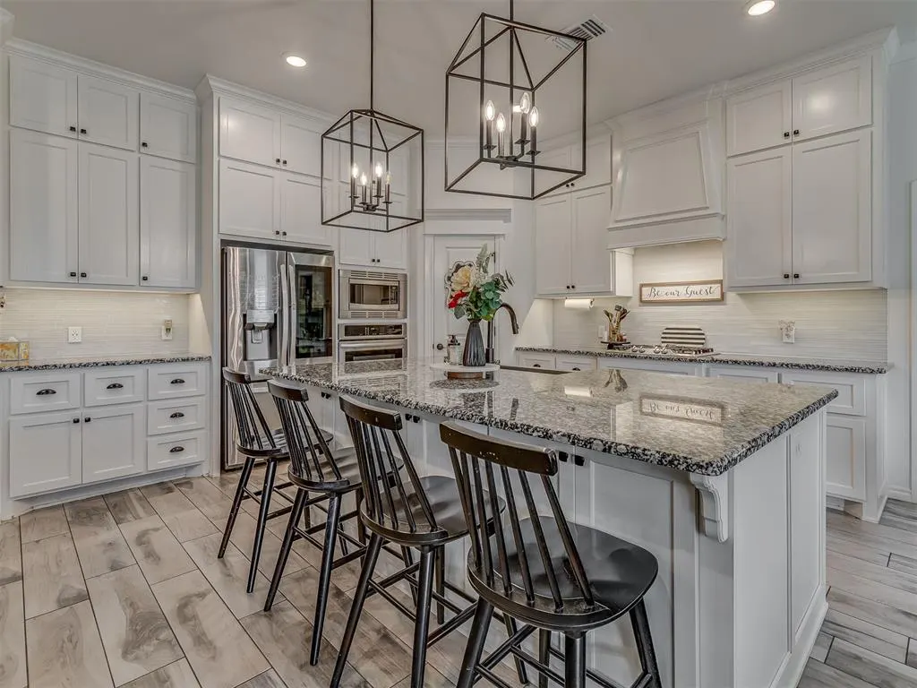Photo 10 — 3710 Andrew Court, Norman, OK 73072