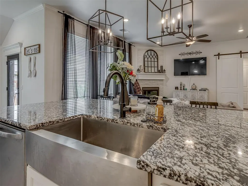 Photo 13 — 3710 Andrew Court, Norman, OK 73072
