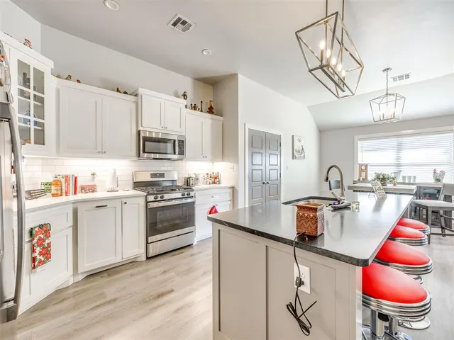 Photo 5 — 1412 NW 17th Place, Newcastle, OK 73065