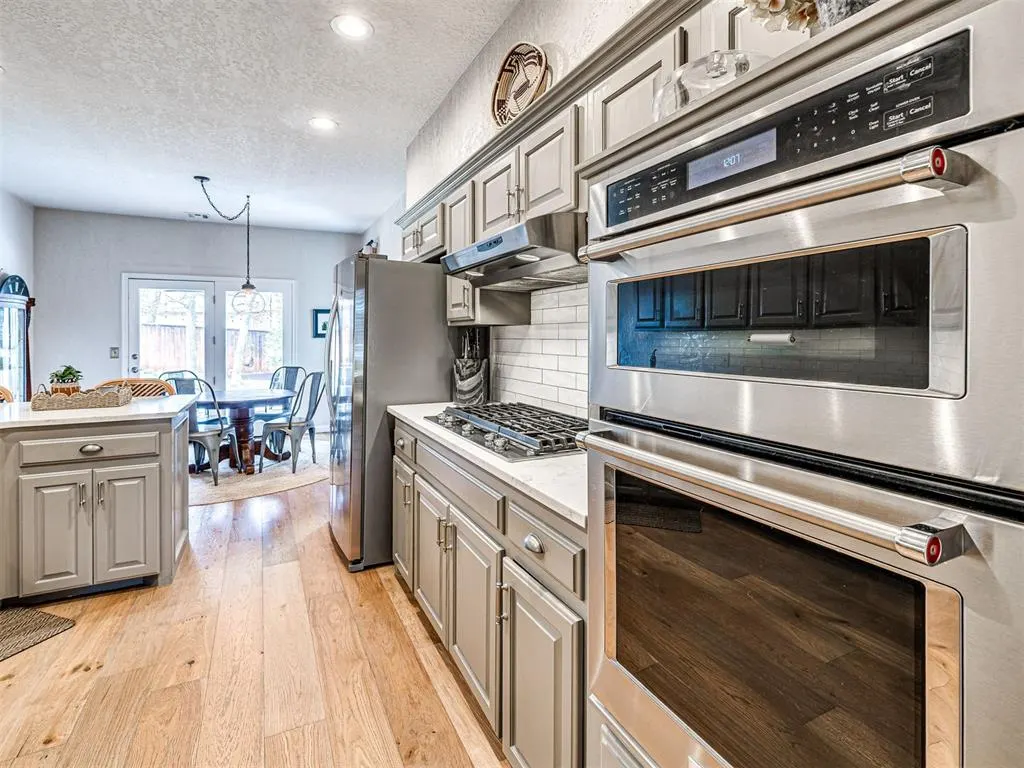 Photo 13 — 1401 Sandhurst Circle, Edmond, OK 73034
