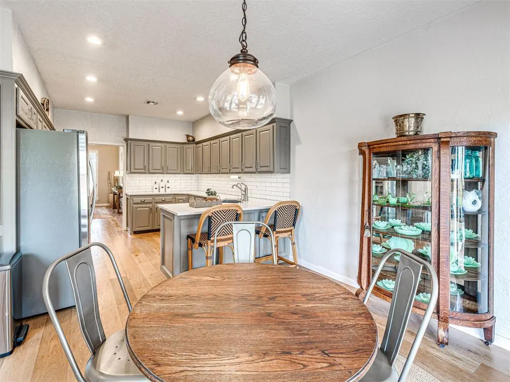 Photo 15 — 1401 Sandhurst Circle, Edmond, OK 73034