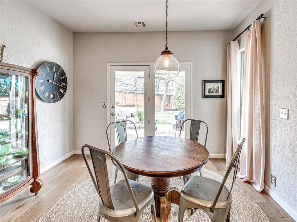 Photo 16 — 1401 Sandhurst Circle, Edmond, OK 73034