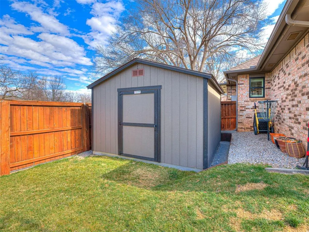 Photo 40 — 1401 Sandhurst Circle, Edmond, OK 73034