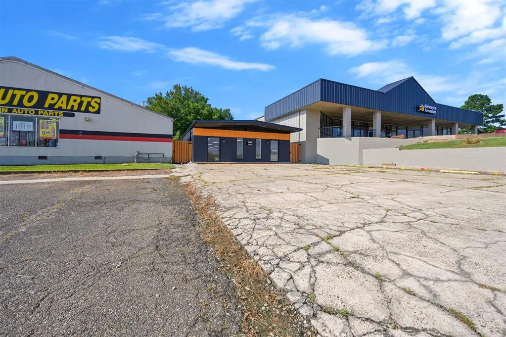 Photo 39 — 1420 E Washington Street, Idabel, OK 74745