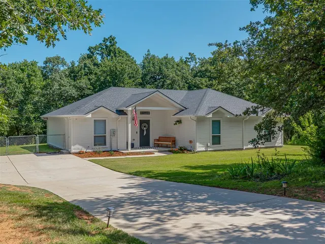 Photo 2 — 3170 Red Fox Trail, Edmond, OK 73034