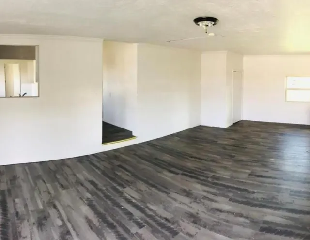 Photo 2 — 513 SW Caddo Street, Minco, OK 73059
