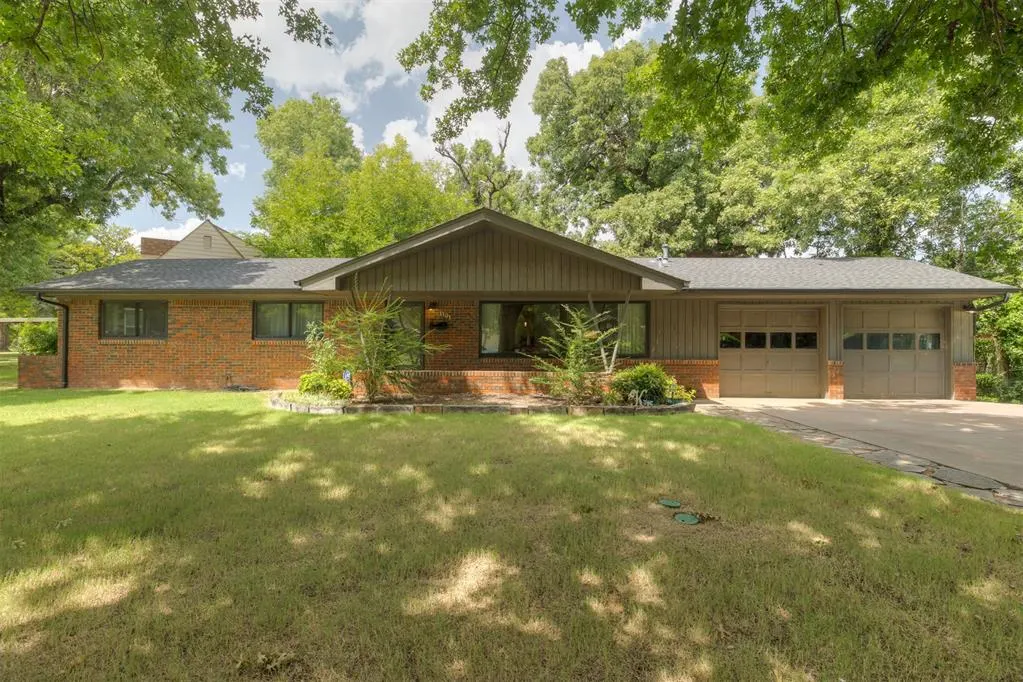 Front exterior — 1101 Woodlawn Place, Oklahoma City, OK 73118