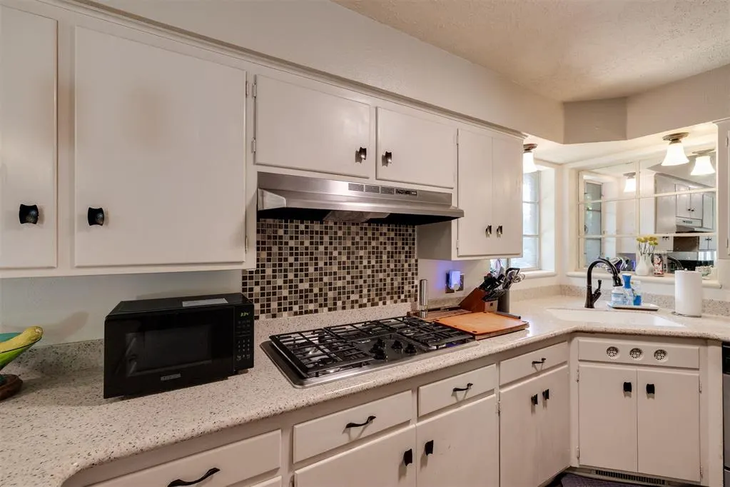 Photo 16 — 1101 Woodlawn Place, Oklahoma City, OK 73118