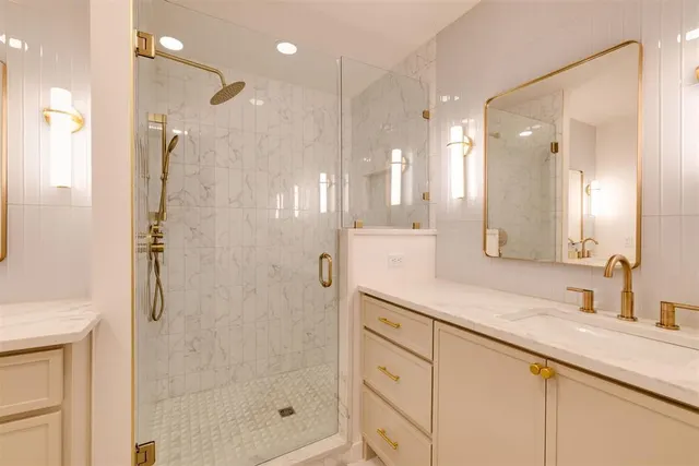 Photo 4 — 1101 Woodlawn Place, Oklahoma City, OK 73118