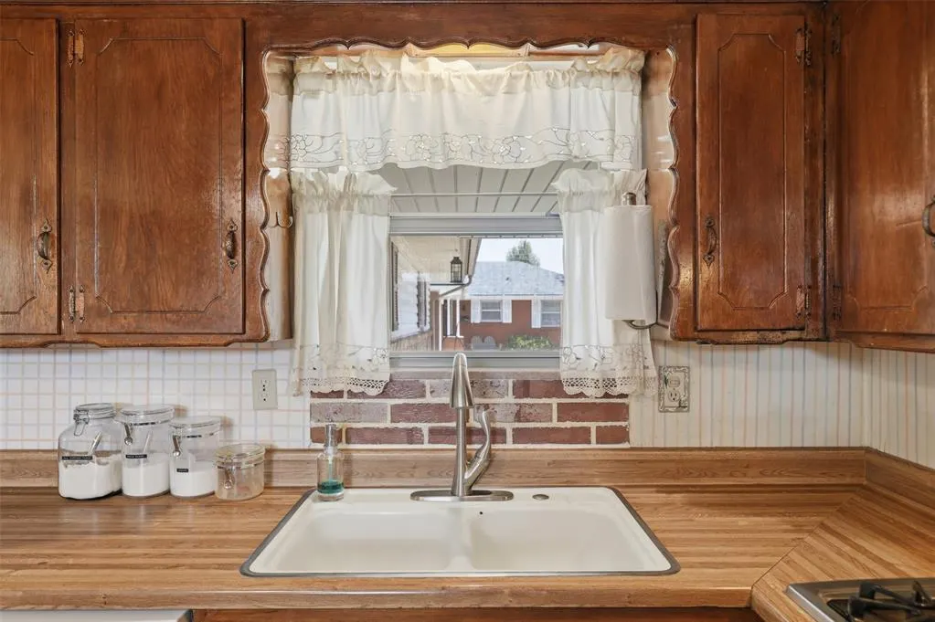 Photo 11 — 4312 N Sterling Avenue, Oklahoma City, OK 73122