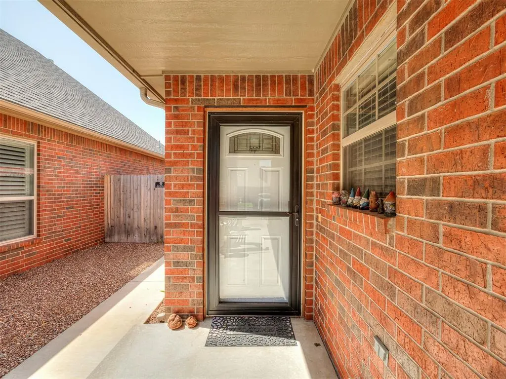 Photo 3 — 1228 SW 85th Terrace, Oklahoma City, OK 73139