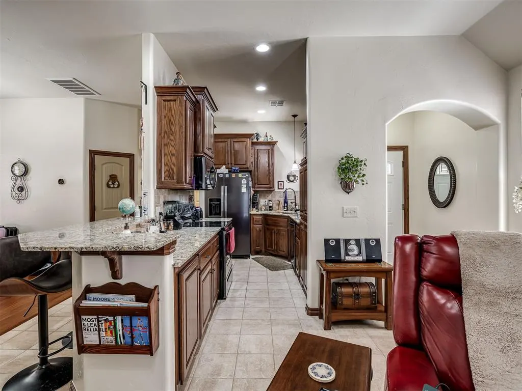 Photo 8 — 1228 SW 85th Terrace, Oklahoma City, OK 73139