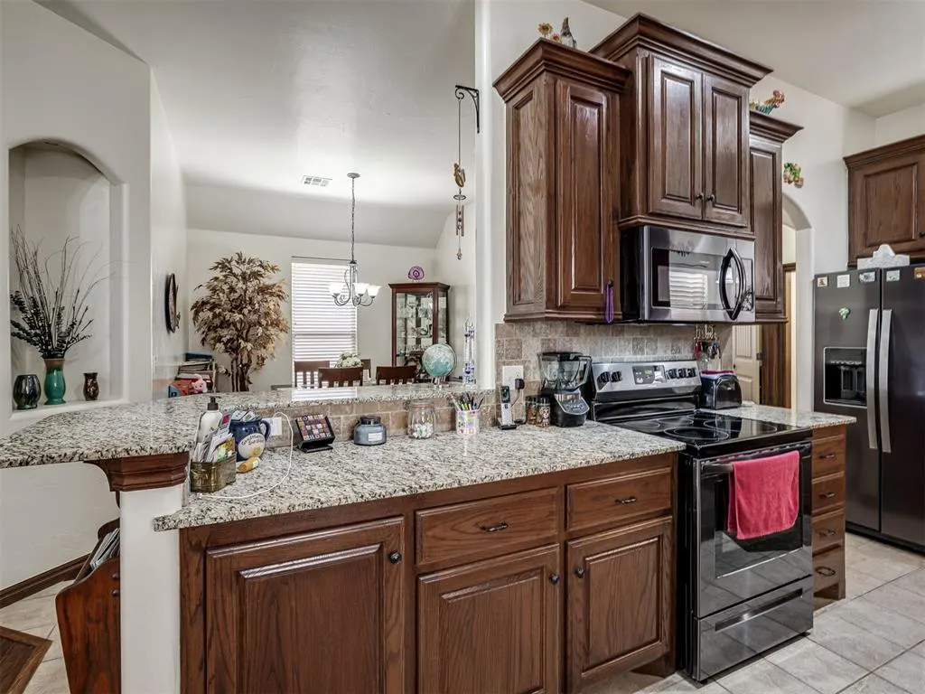 Photo 10 — 1228 SW 85th Terrace, Oklahoma City, OK 73139