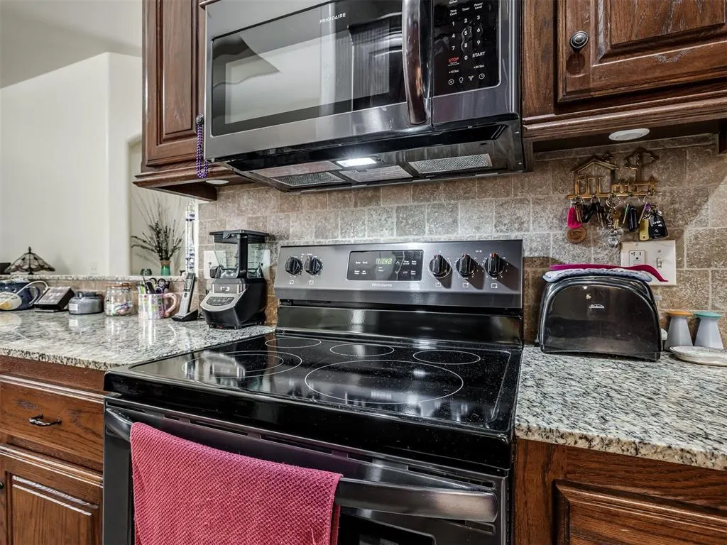 Photo 14 — 1228 SW 85th Terrace, Oklahoma City, OK 73139