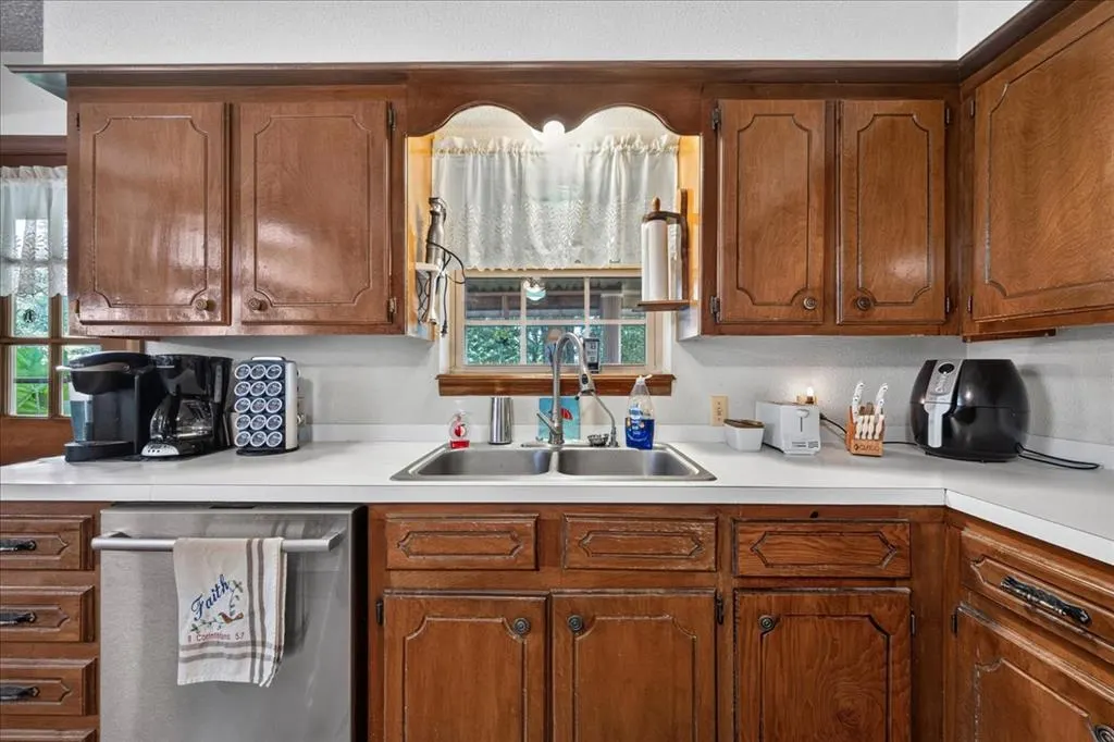 Photo 8 — 673 RYMER Road, Valliant, OK 74764