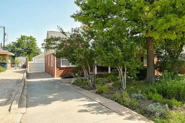Photo 3 — 439 NW 44th Street, Oklahoma City, OK 73118