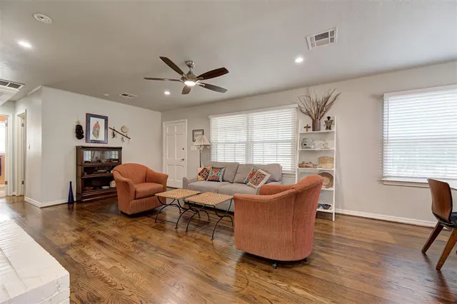 Photo 7 — 439 NW 44th Street, Oklahoma City, OK 73118
