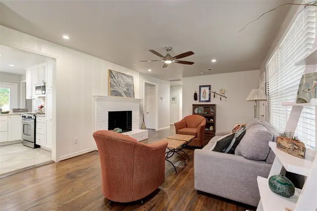 Photo 8 — 439 NW 44th Street, Oklahoma City, OK 73118