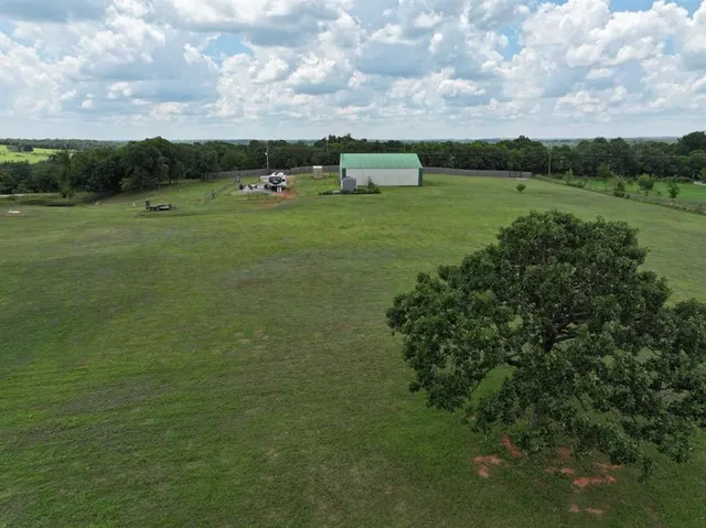 Photo 3 — 18850 E Simmons Road, Luther, OK 73054