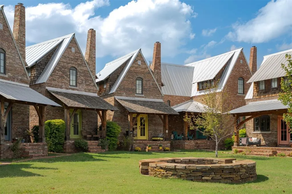 Photo 2 — 43 Redbud Street A, Carlton Landing, OK 74432