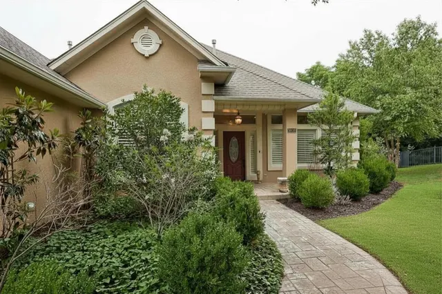 Photo 2 — 3809 Woodshadow Road, Edmond, OK 73003