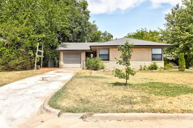Photo 2 — 245 NW 80th Corner, Oklahoma City, OK 73114