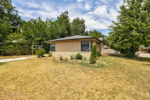 Photo 4 — 245 NW 80th Corner, Oklahoma City, OK 73114