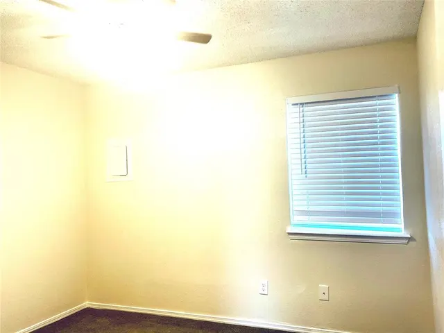 Photo 3 — 1407 Glen Oaks Court 2, Norman, OK 73071