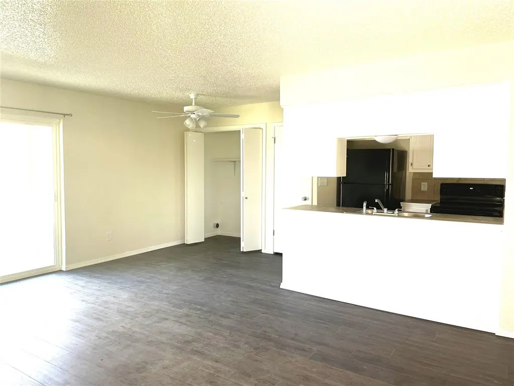 Photo 4 — 1407 Glen Oaks Court 2, Norman, OK 73071