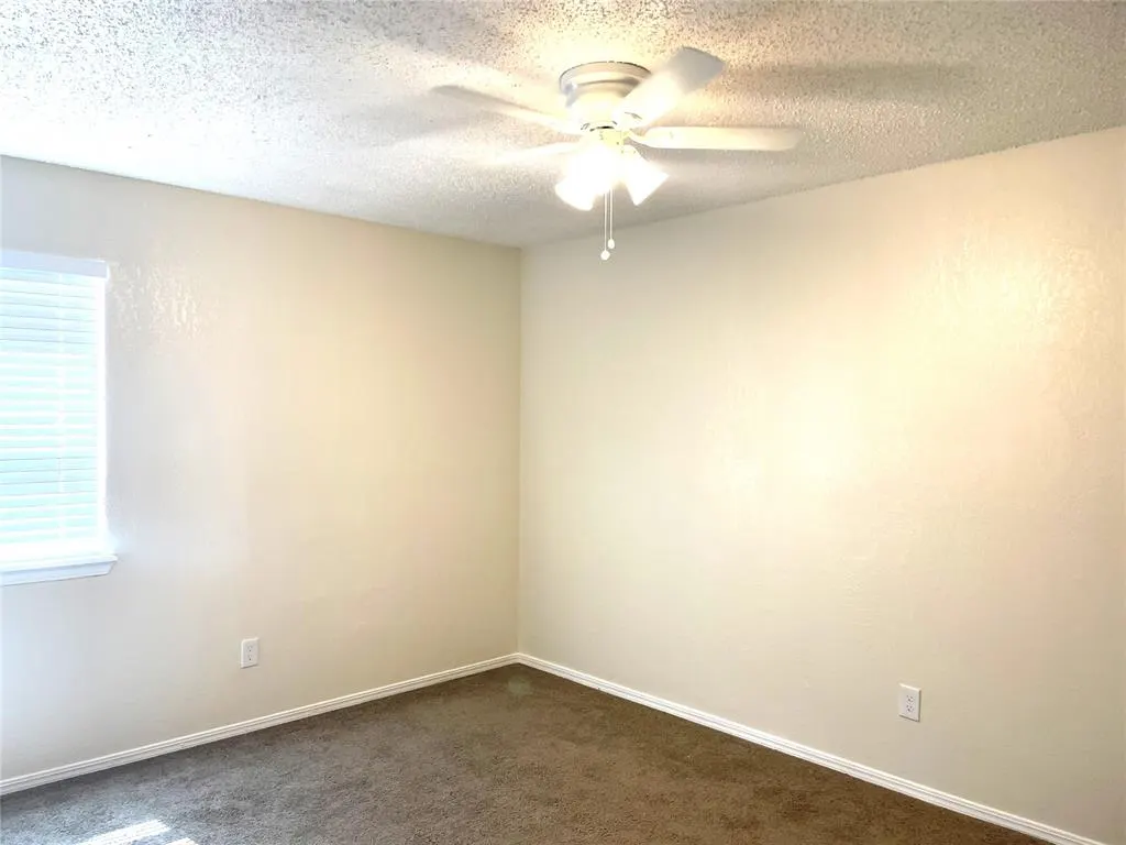 Photo 9 — 1407 Glen Oaks Court 2, Norman, OK 73071