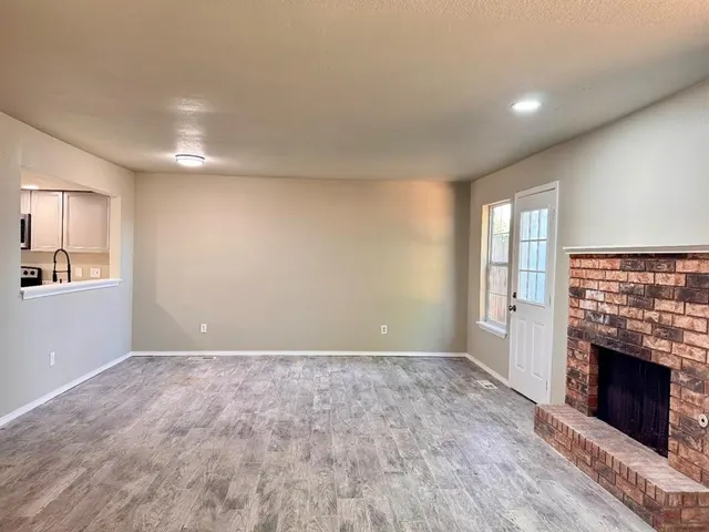 Photo 2 — 417 NE 115th Street, Oklahoma City, OK 73114