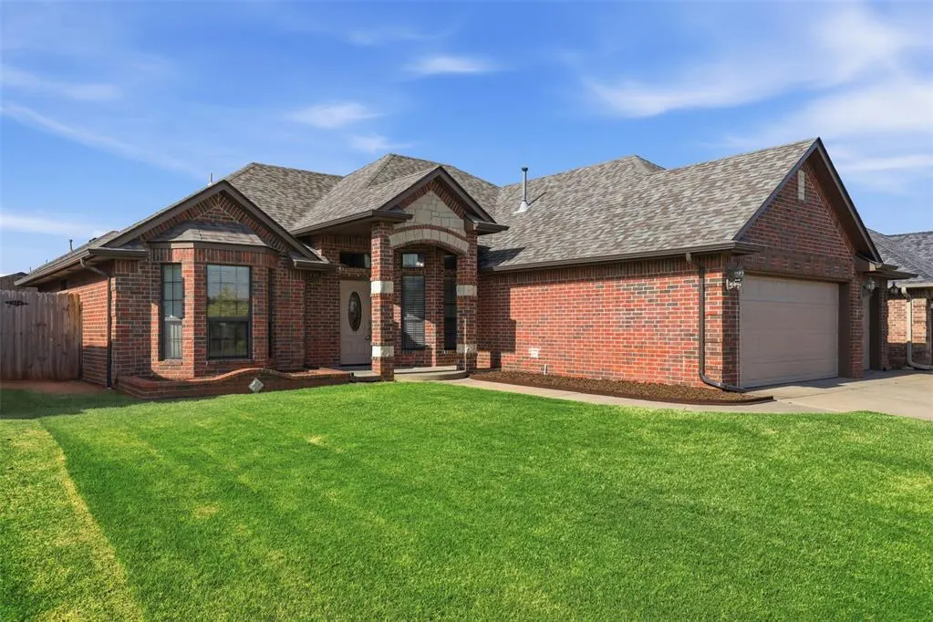 Photo 2 — 10636 NW 40th Street, Yukon, OK 73099