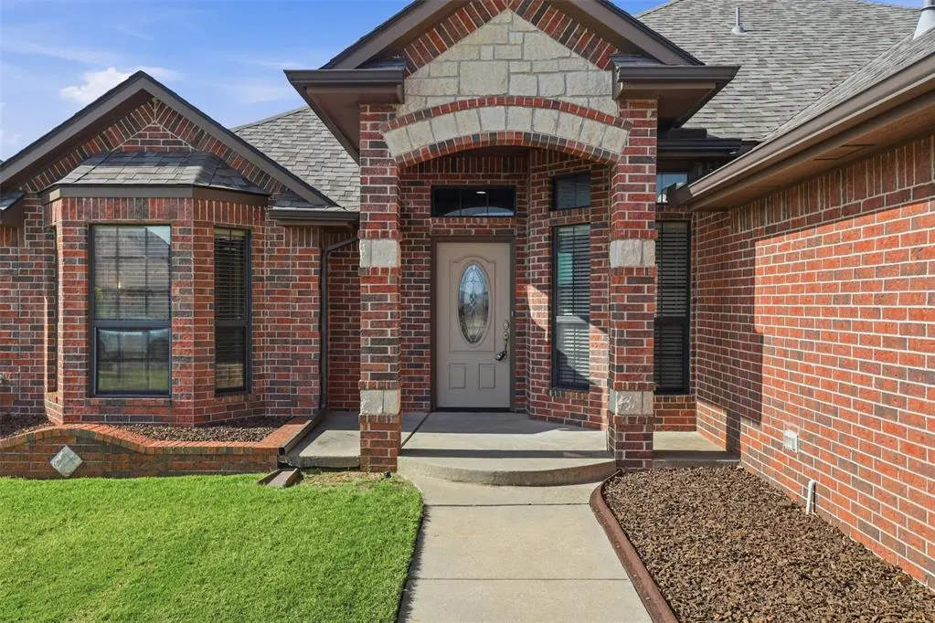 Photo 4 — 10636 NW 40th Street, Yukon, OK 73099