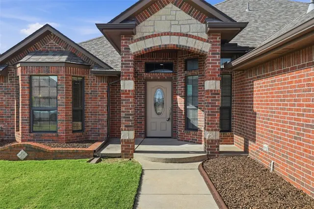 Photo 4 — 10636 NW 40th Street, Yukon, OK 73099